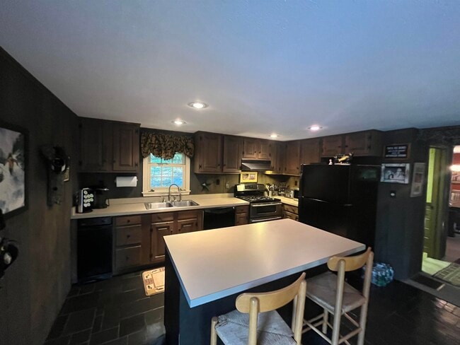 Building Photo - 64 Quarry Ln