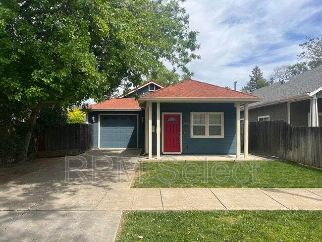 Building Photo - 3801 1st Ave