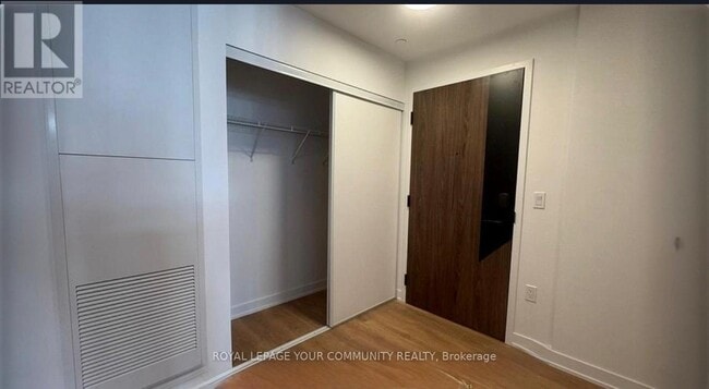 Building Photo - 1037 The Queensway