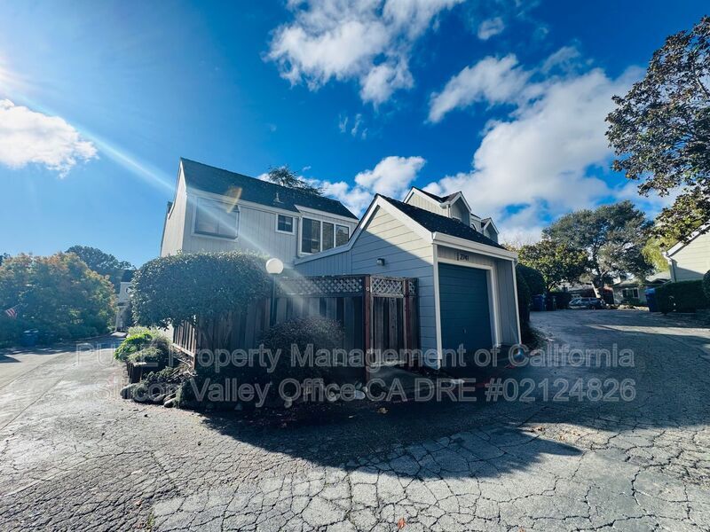 Foto principal - 2741 Hampton Ln