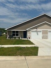 Building Photo - 4654 Pierce Dr