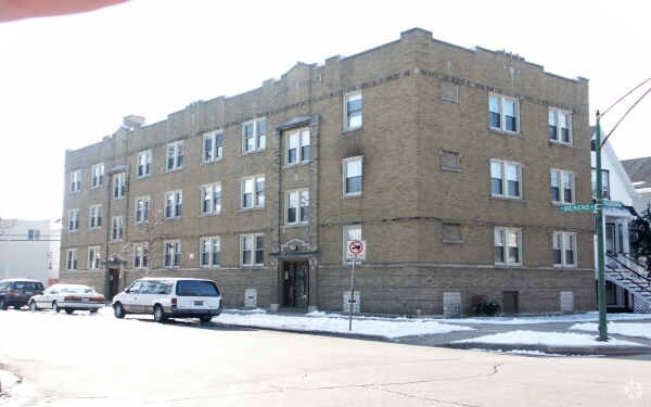 Primary Photo - 4449-4455 W Dickens Ave