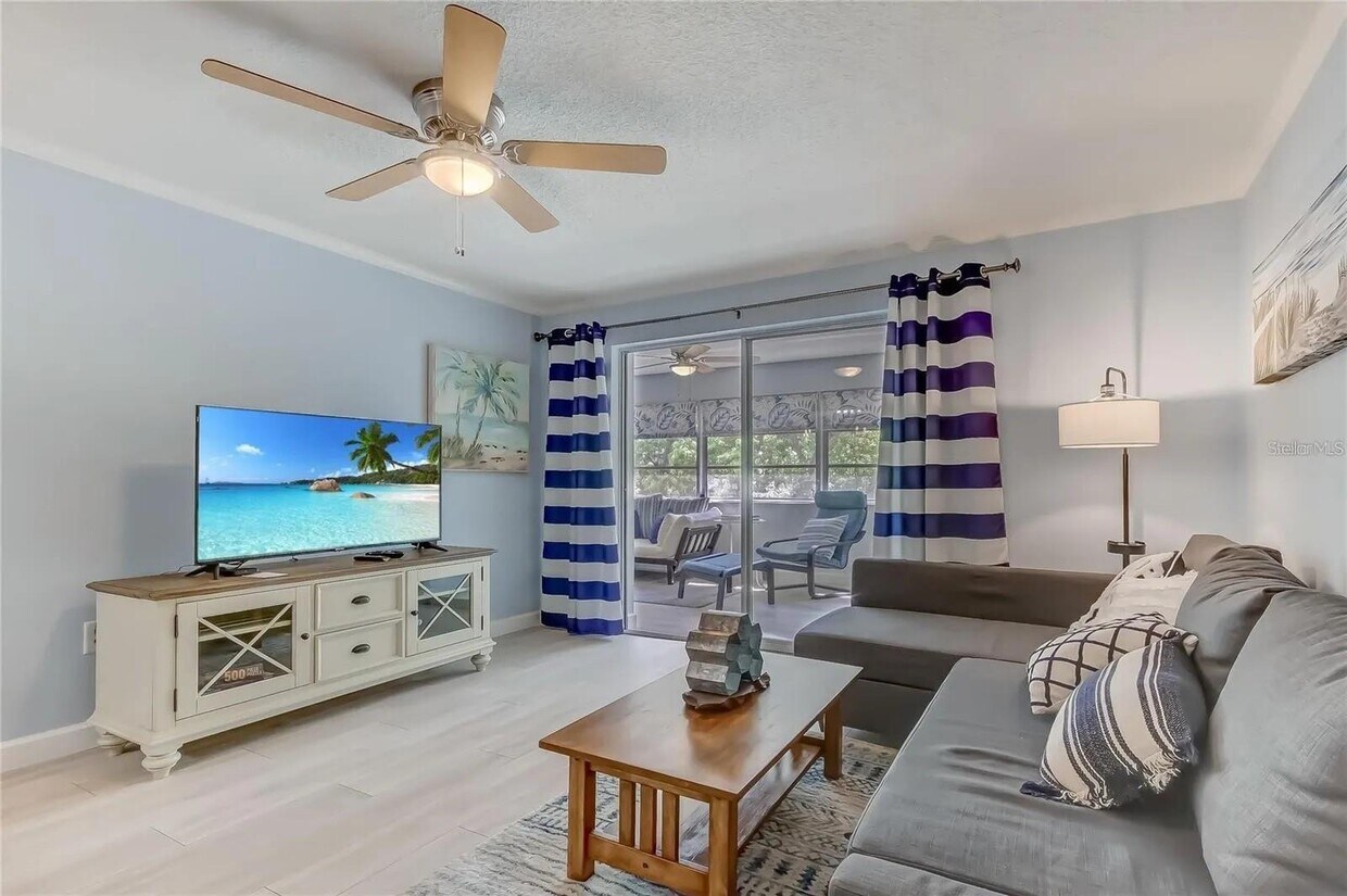 Foto principal - 5242 Opal Ln
