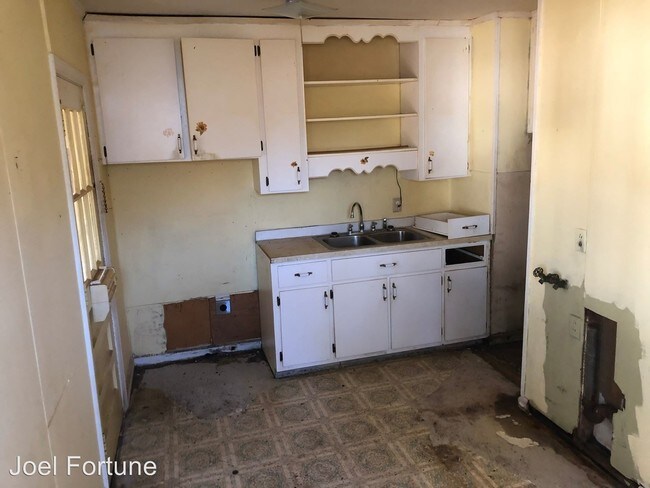 Building Photo - 3 br, 1 bath House - 107 Lexington St