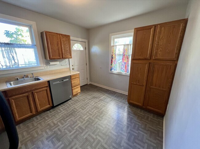 Foto del edificio - 212 E Hudson St