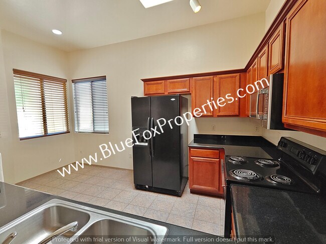 Foto del edificio - 5541 N Silver Stream Way