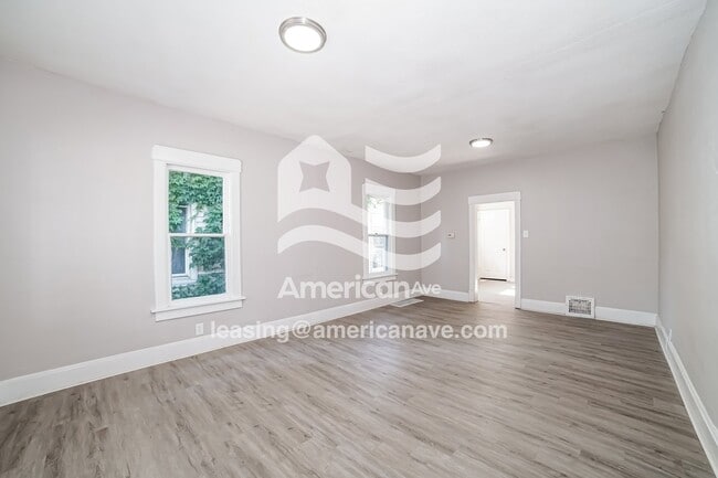 Building Photo - 906 W Virginia Ave