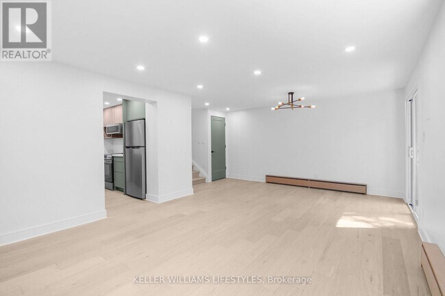 Building Photo - 306 Riverside Dr