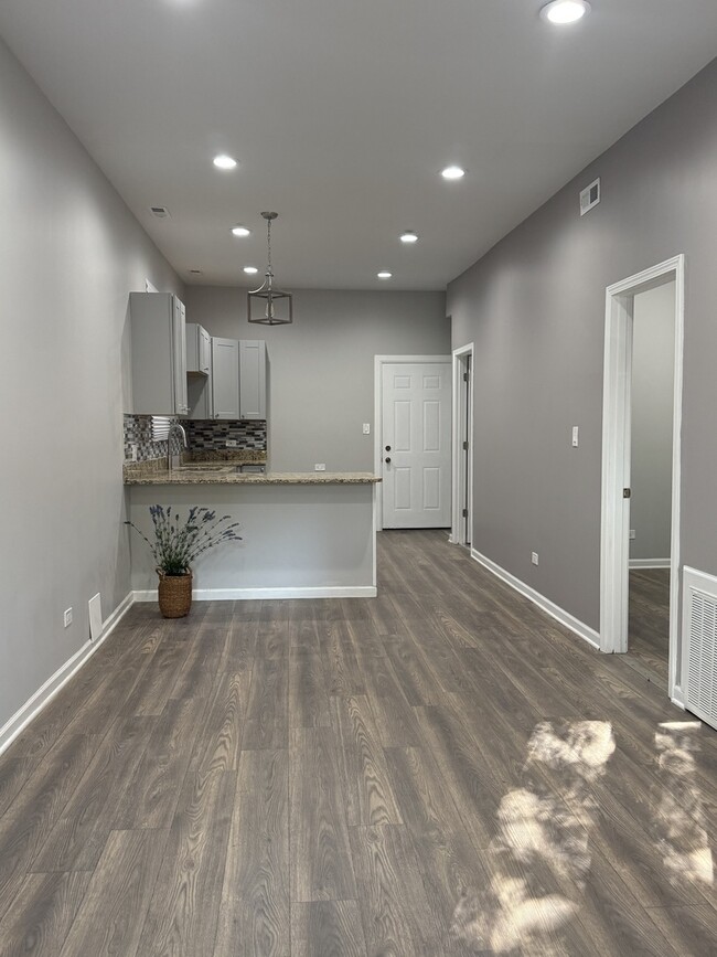 Foto del edificio - 2812 S Trumbull Ave