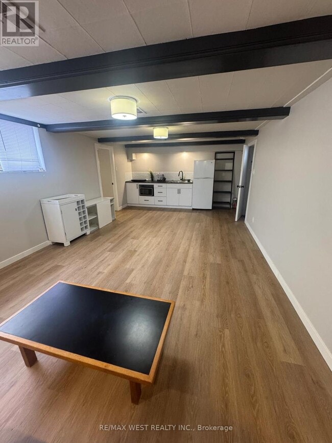 Building Photo - 35 Lilywood Rd