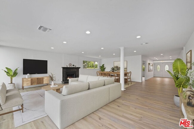 Building Photo - 18461 W Clifftop Way