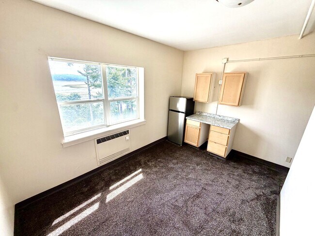 Foto del edificio - Eagle Crest Village Apartments #321: Studio/1bath – All Utilities & Wi-Fi Included!