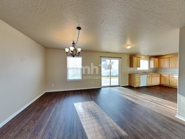 Foto del edificio - 195 E Poplin St