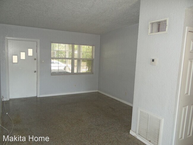 Building Photo - 2 br, 1.5 bath House - 1596 Adele Place Un...