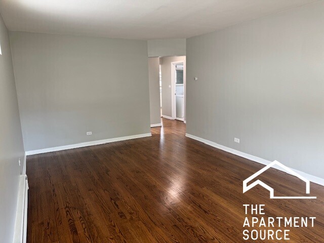 Building Photo - 5837 W Addison St