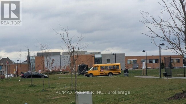 Building Photo - 720 Whitlock Ave