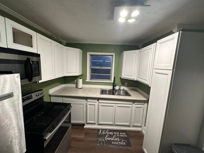 Building Photo - 165 Pleasant Ct