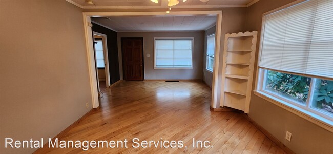 Building Photo - 2 br, 1 bath House - 5126 SE Monroe St