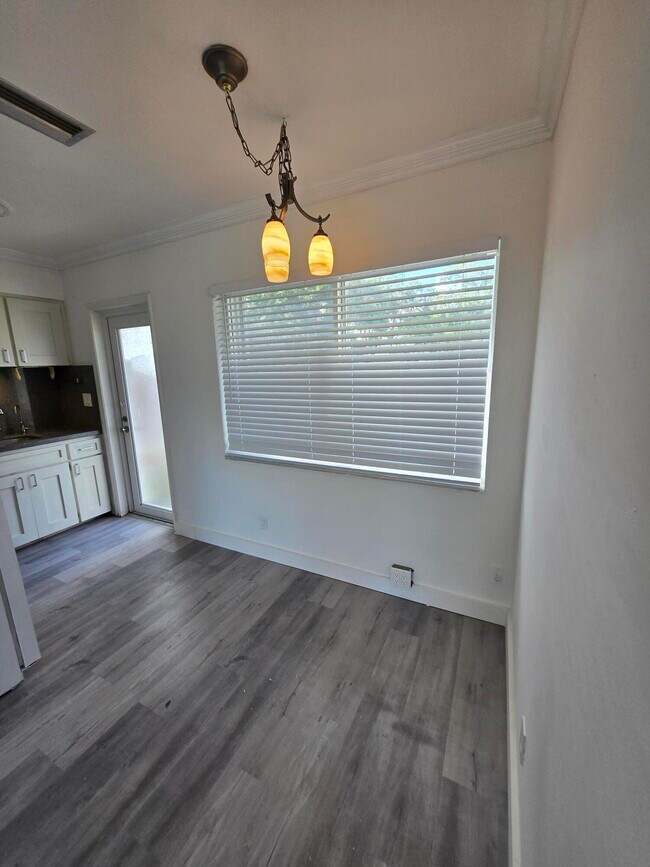 Foto del edificio - 2849 NE 30th St