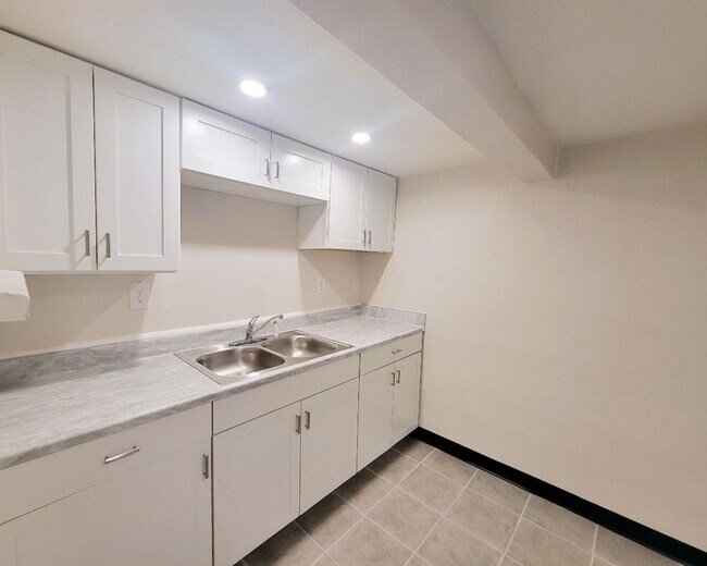 Foto del edificio - 805 S Logan Ave