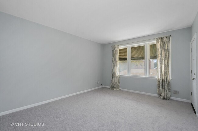 Foto del edificio - 3043 S Bonfield St
