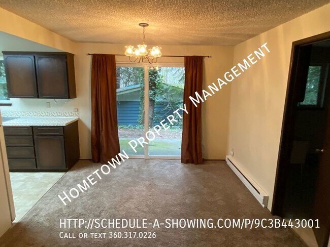 Foto del edificio - Westside Rambler with a peaceful setting- ...