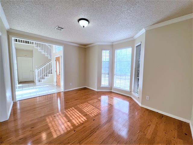 Foto del edificio - 705 Pine Lakes Dr