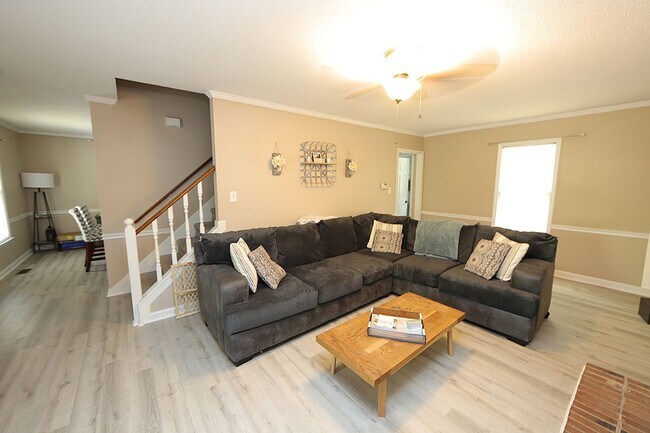 Building Photo - Charming 3-Bedroom North Raleigh Home