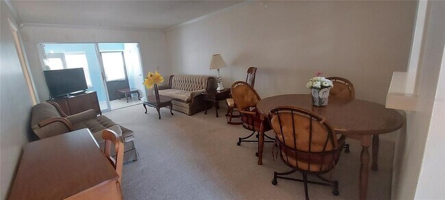 Foto del edificio - 13850 Oakwood Ln