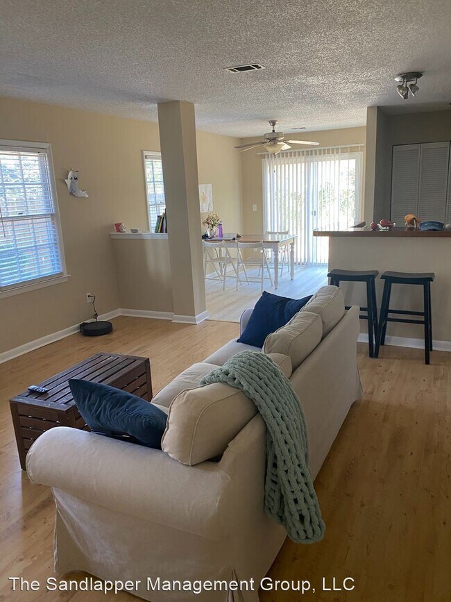 Building Photo - 3 br, 2 bath House - 1214A Meadow Park