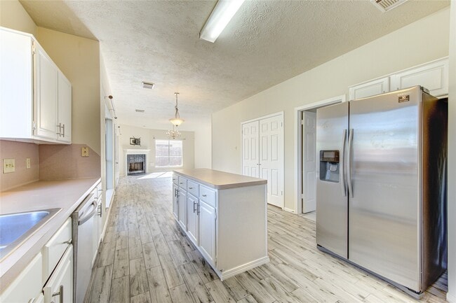 Foto del edificio - 13030 Richmond Ave