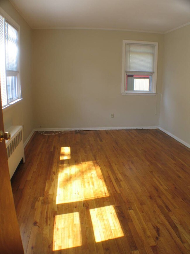 Building Photo - 5737 Mosholu Ave