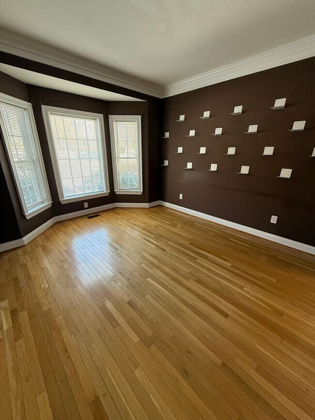 Foto del edificio - Large 4 Bedroom Home in Glen Allen