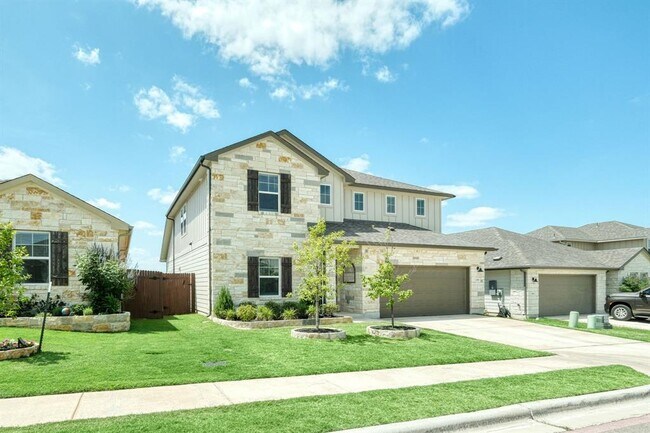 Foto del edificio - 636 Wild Spur Ln
