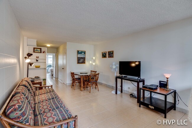 Building Photo - 1700 Ala Moana Blvd