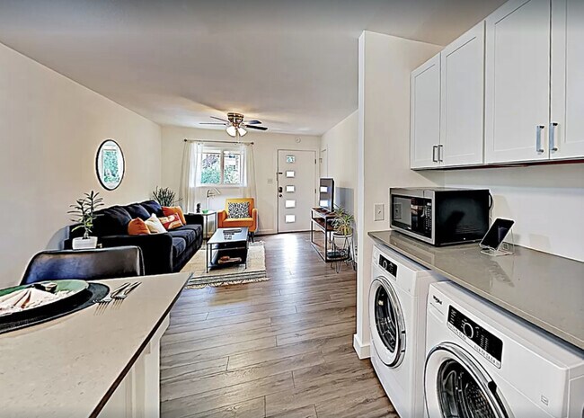 Washer/Dryer - 1300 Newning Ave