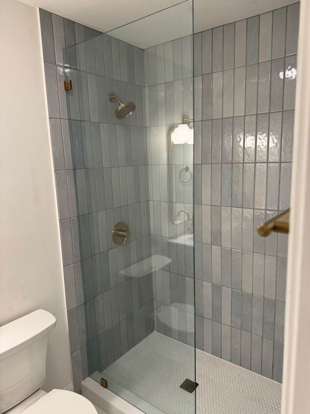 Foto principal - 3940 Halehaven Dr