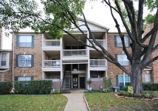 Building Photo - 2626 Holly Hall St
