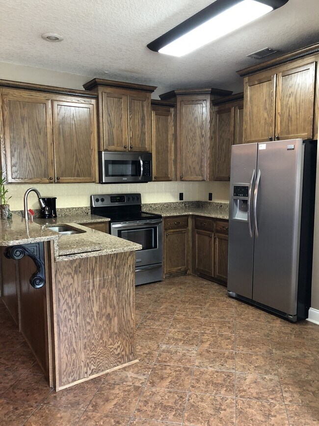 Foto del edificio - Spacious and Charming 3-Bedroom Home - Ludowici, GA