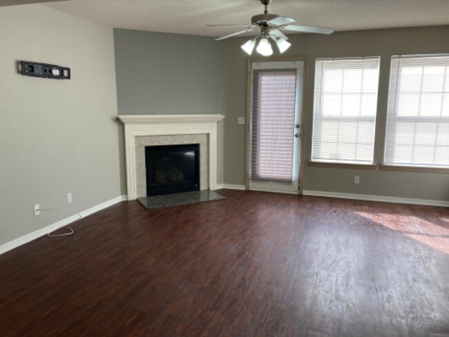 Building Photo - 4617 NE 83rd Terrace