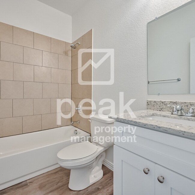 Foto del edificio - $1649! 3Bed/2.5Bath home! Tour and save $1...