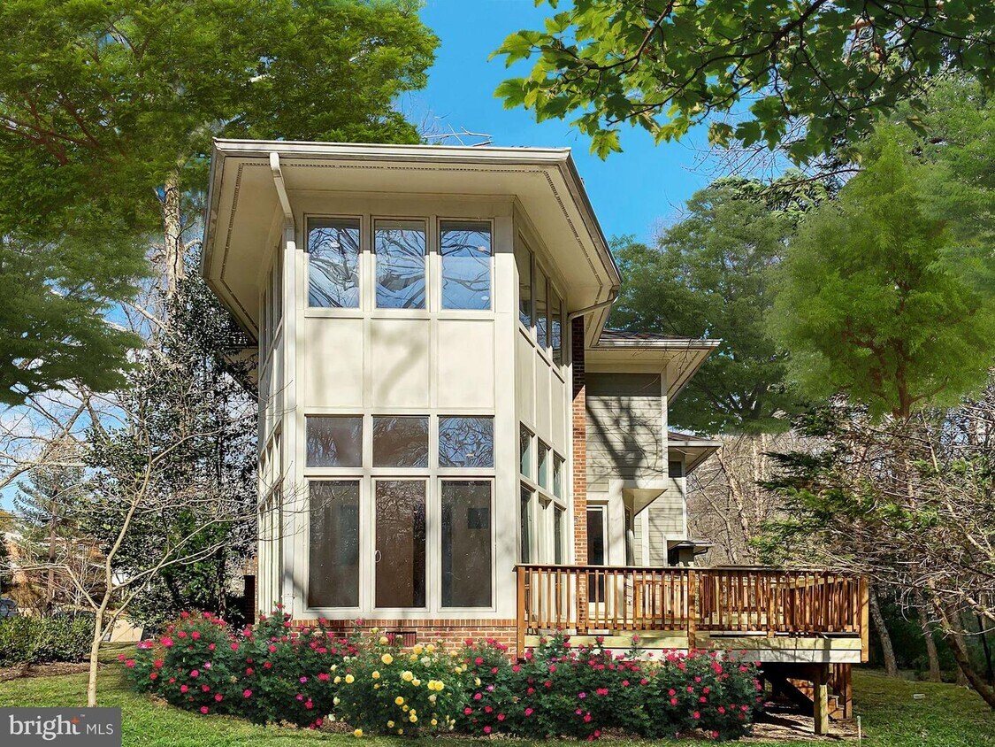 Foto principal - 5523 Warwick Pl