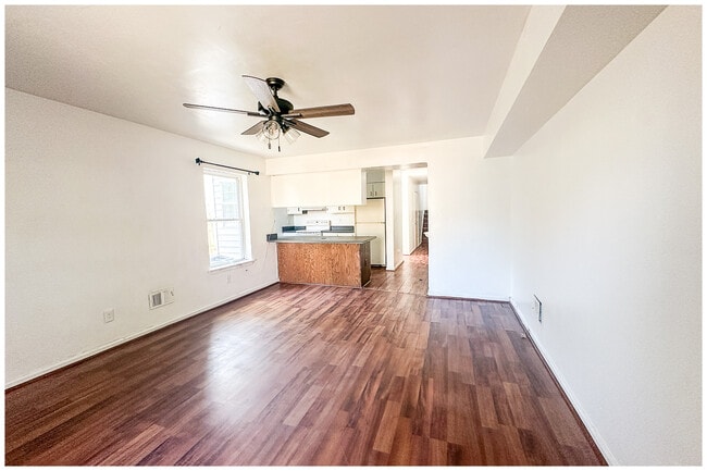 Photo - 1530 W 40th St House