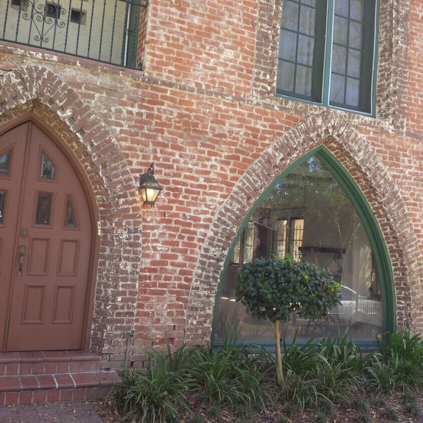 Primary Photo - 1124 N Vista St