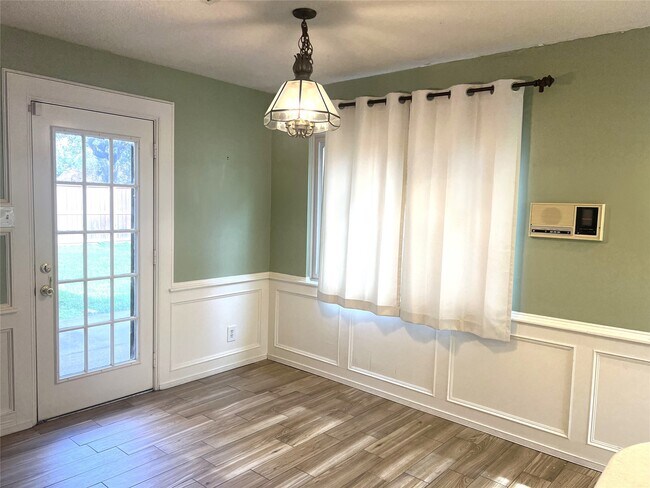 Foto del edificio - 7510 Creek Glen Dr