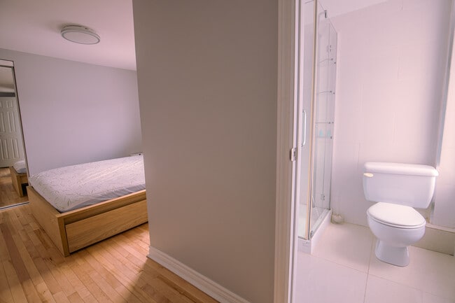 Building Photo - Furnished Private Room with Private washroom for Rent – All-Inclusive – Near Downtown Ottawa - He...