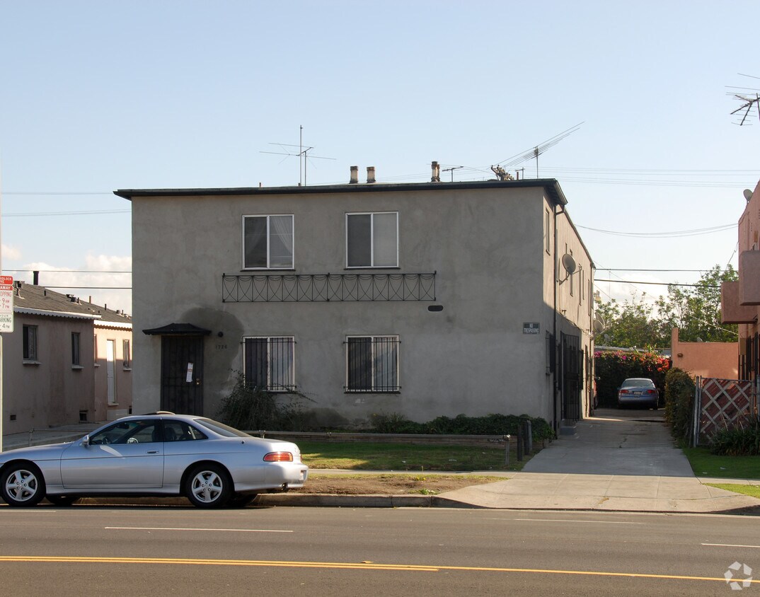 Foto principal - 1726 S La Brea Ave