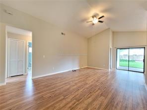 Building Photo - 133 River Chase Dr