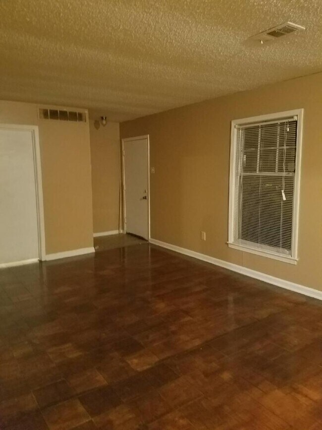 Foto del edificio - 3232 Boxdale St