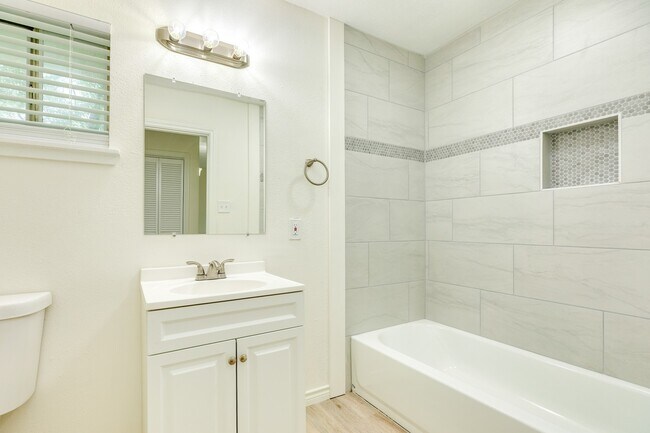 Foto del edificio - 408 Gardenia St
